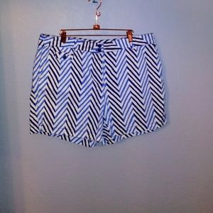 Loft chevron pattern shorts-16